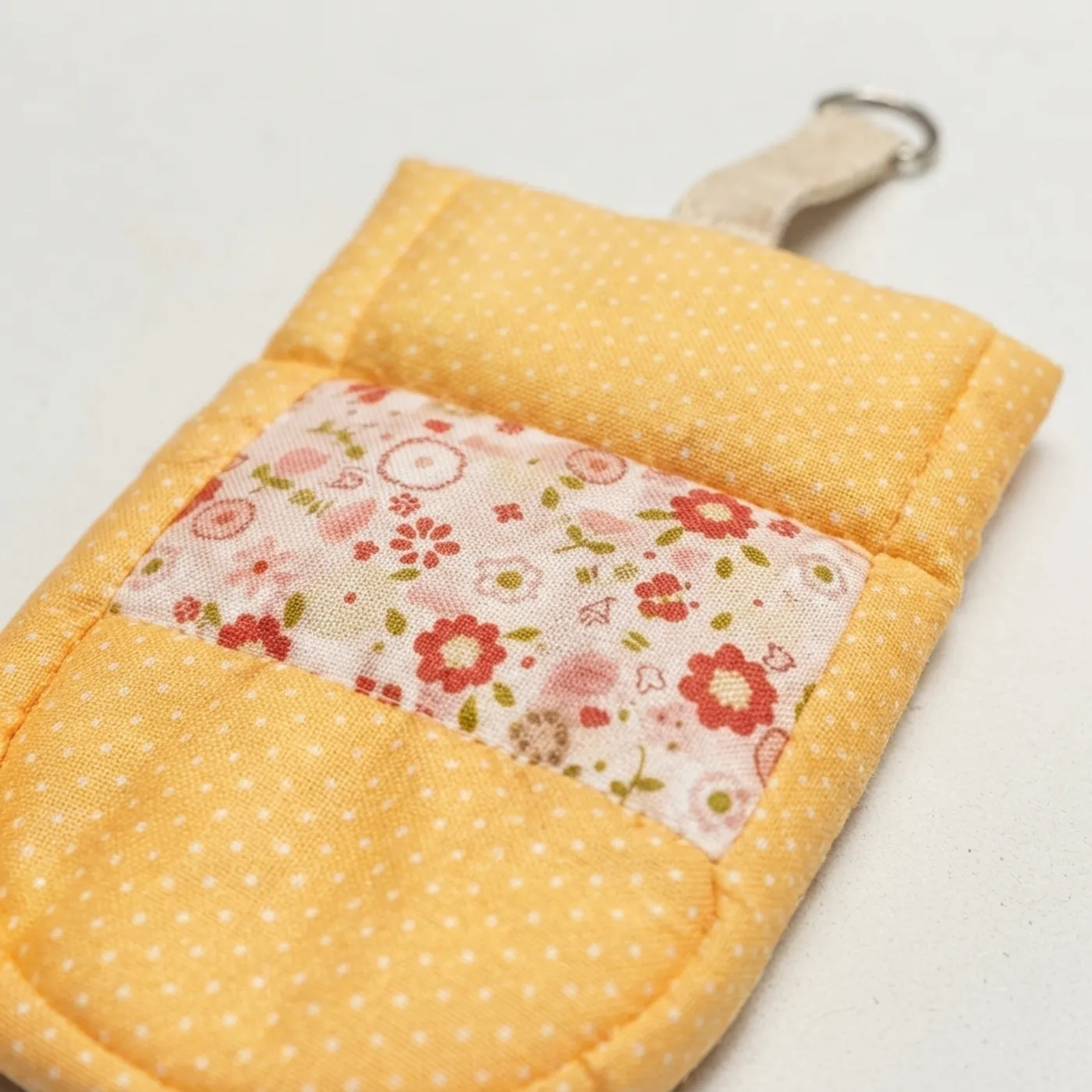 Mini Quilted Charger Pouch – Sunshine Floral — tampilan 2