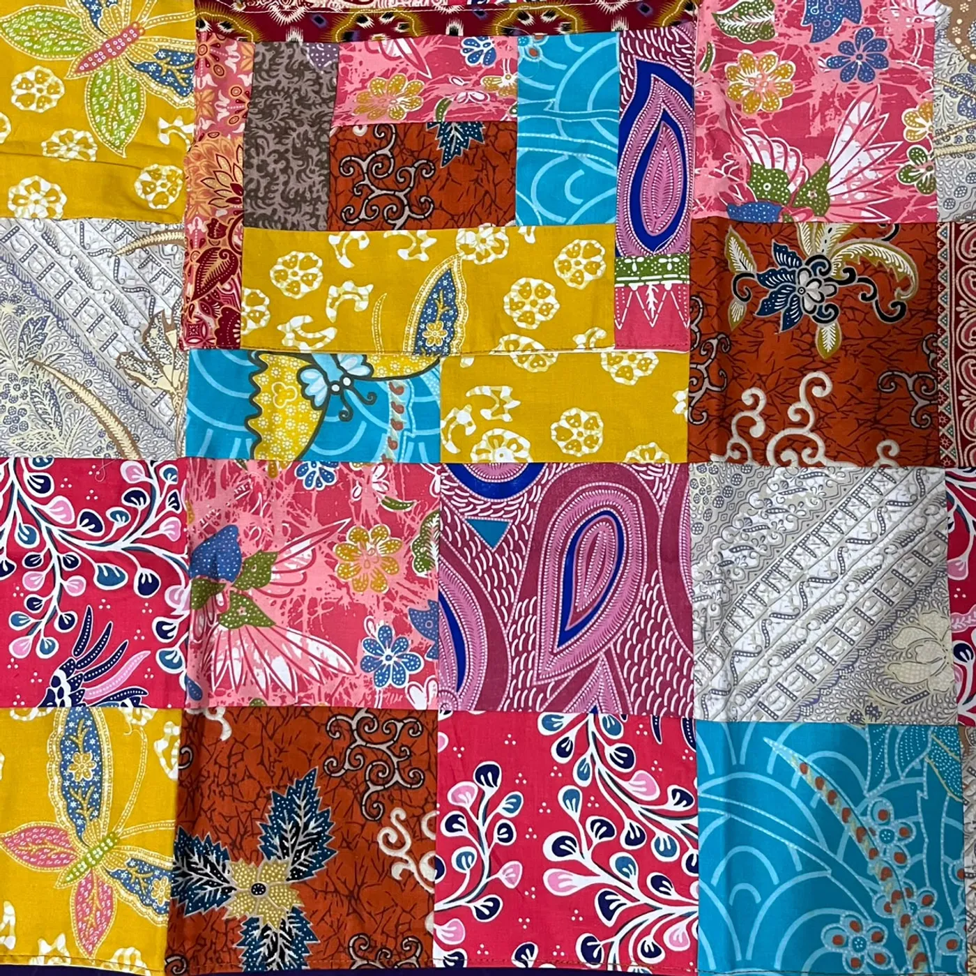 Apron Patchwork Batik Colorful Handmade — tampilan 2