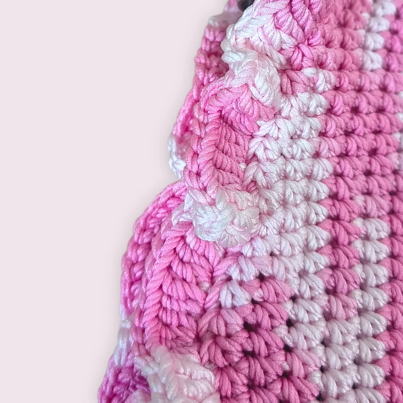 #onlyonce Pocket Phone Crochet | Tas Handphone Selempang Rajut - Blush Scallop — tampilan 5