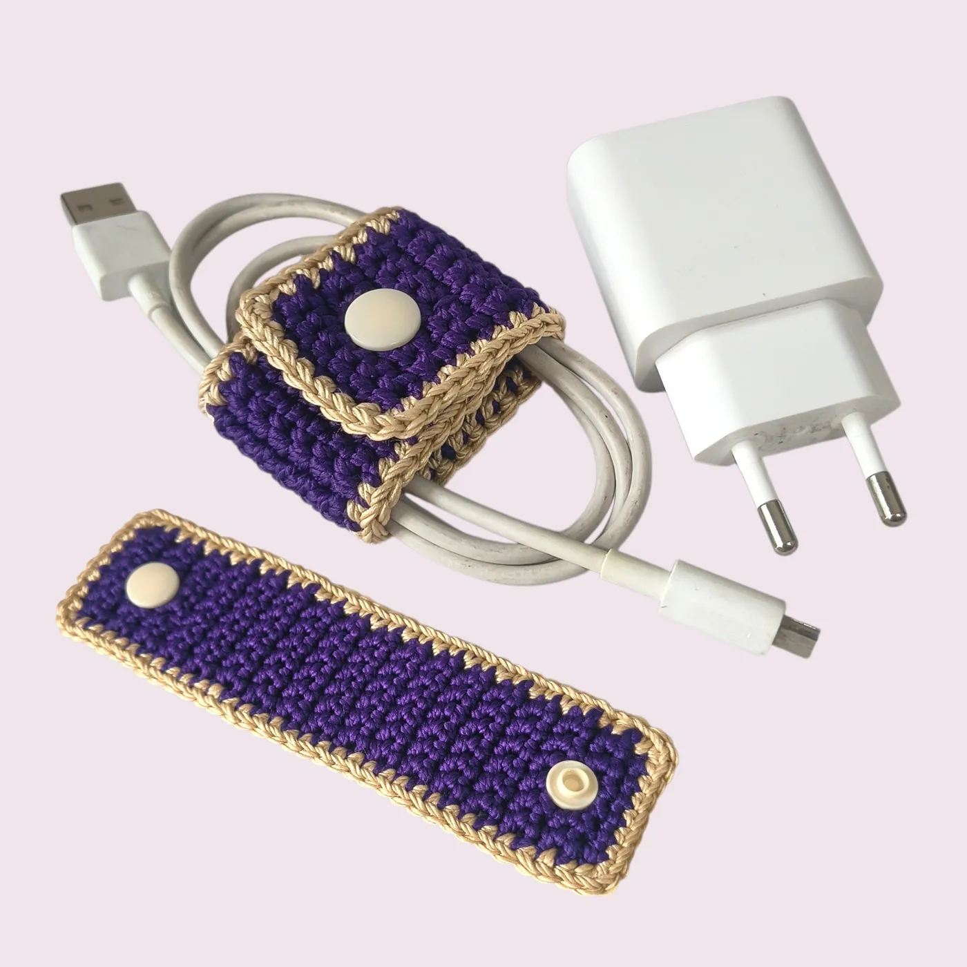 Crochet cable holder | Klip kabel rajut — Cable buddy — tampilan 5