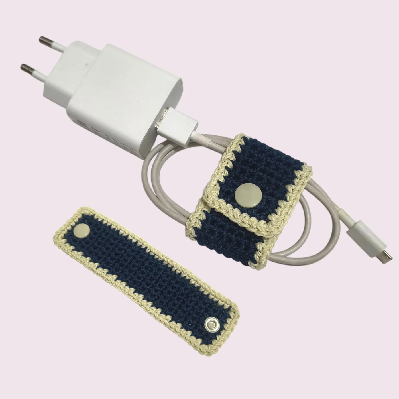Crochet cable holder | Klip kabel rajut — Cable buddy — tampilan 6