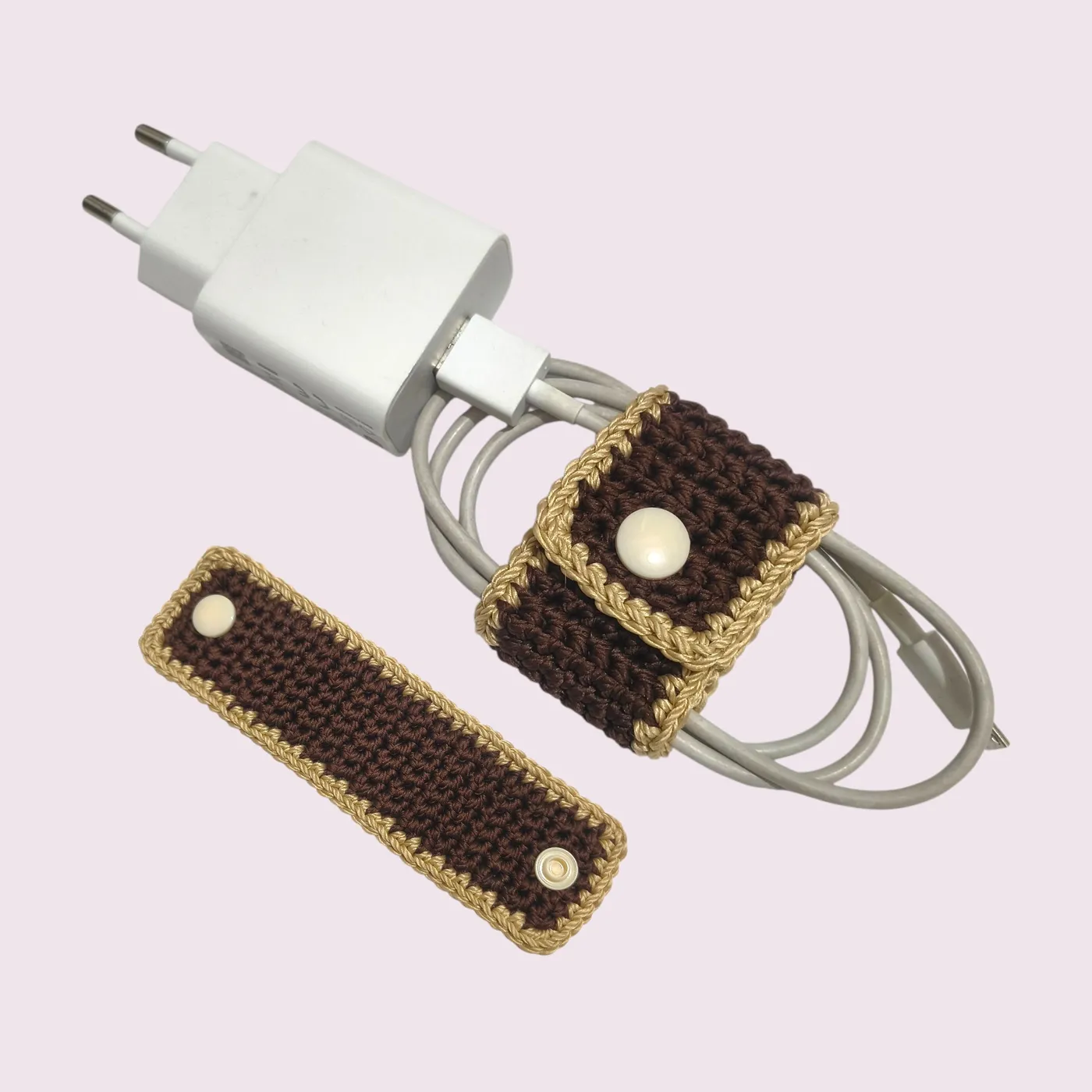 Crochet cable holder | Klip kabel rajut — Cable buddy — tampilan 8