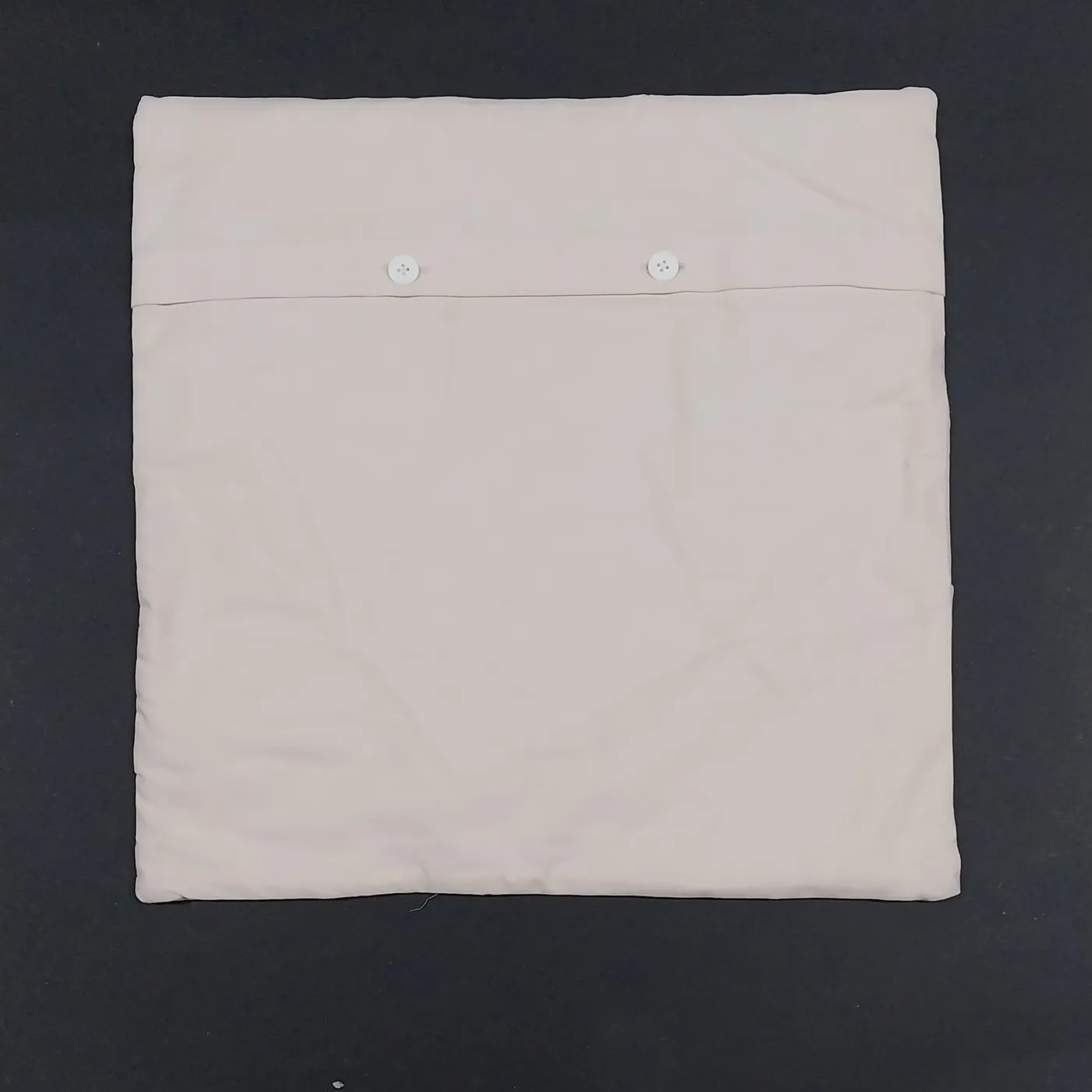 Sarung bantal kursi motif boneka warna hijau army — tampilan 3