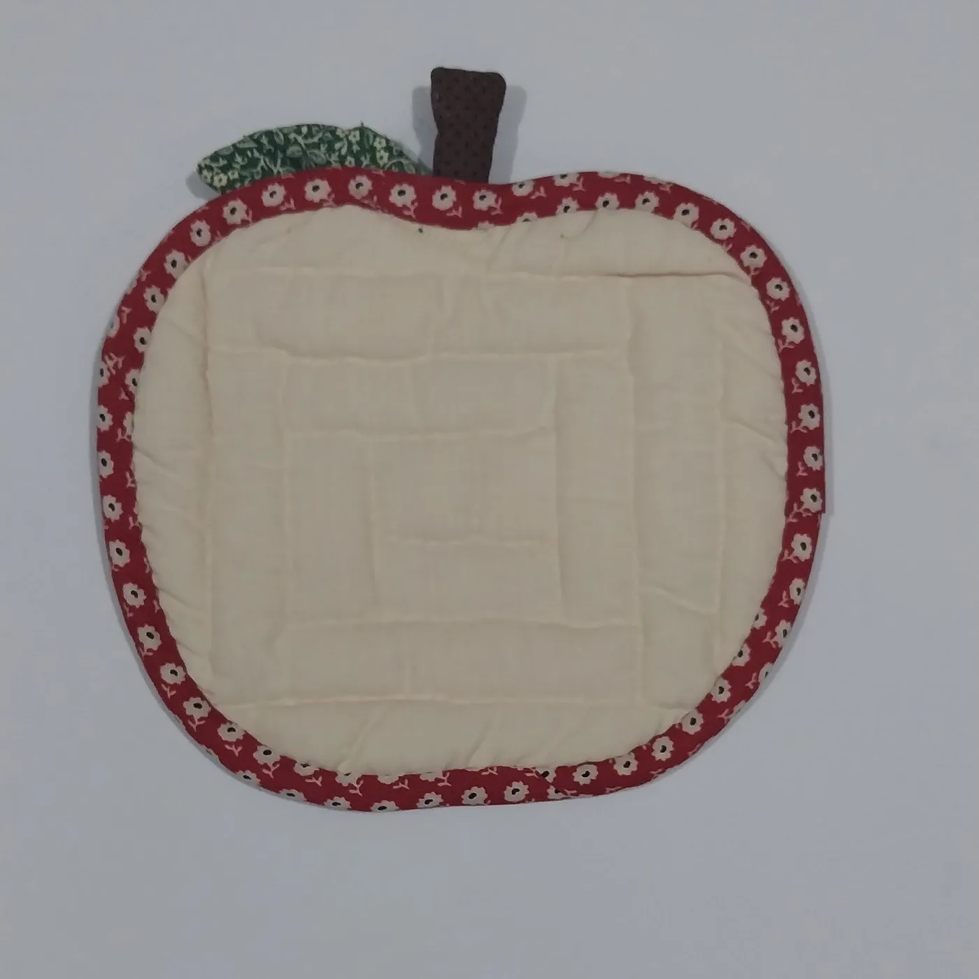 Tatakan panas motif apel warna merah — tampilan 2