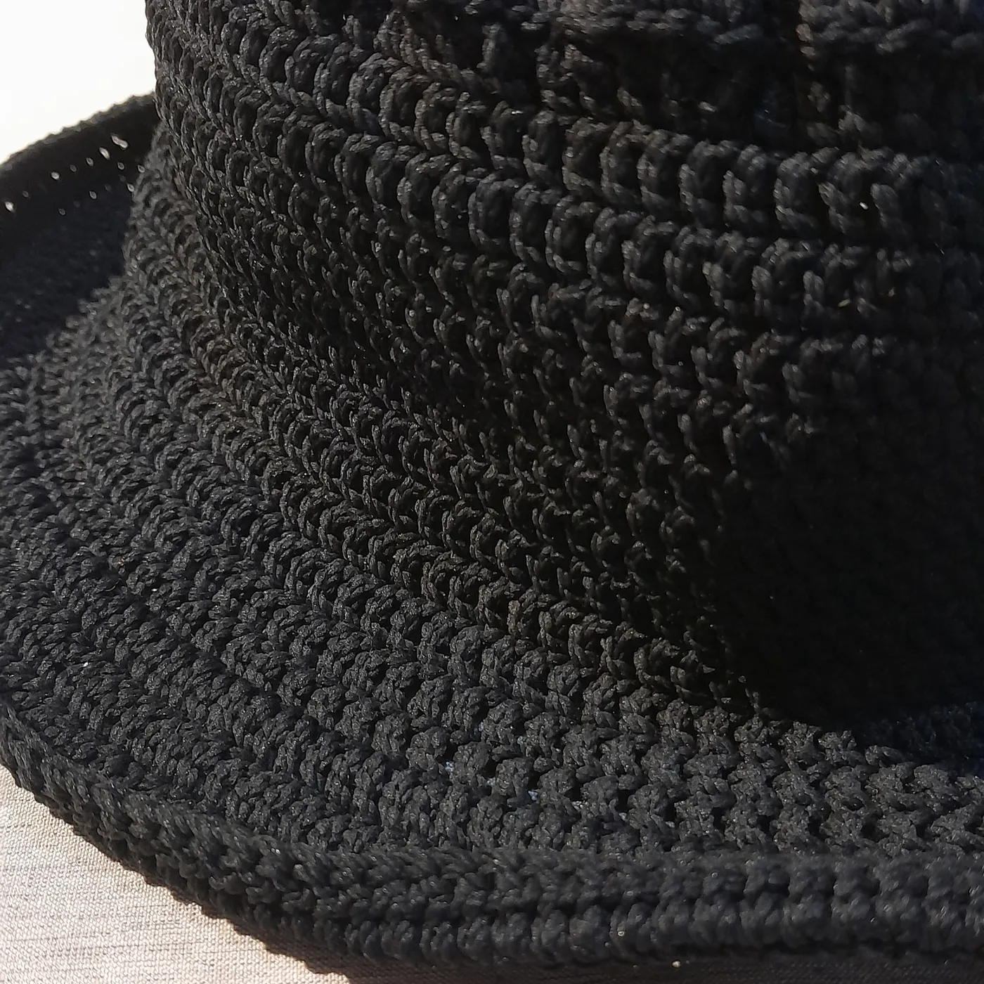 Topi rajutan hitam — tampilan 2