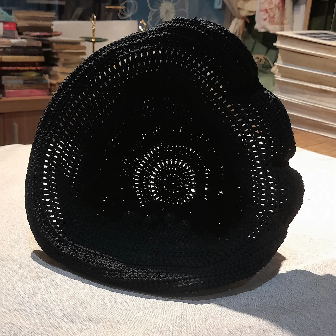 Topi rajutan hitam — tampilan 3