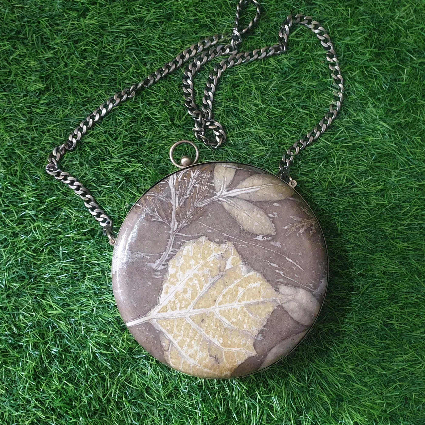 Macaron Bag Ecoprint Army — tampilan 2