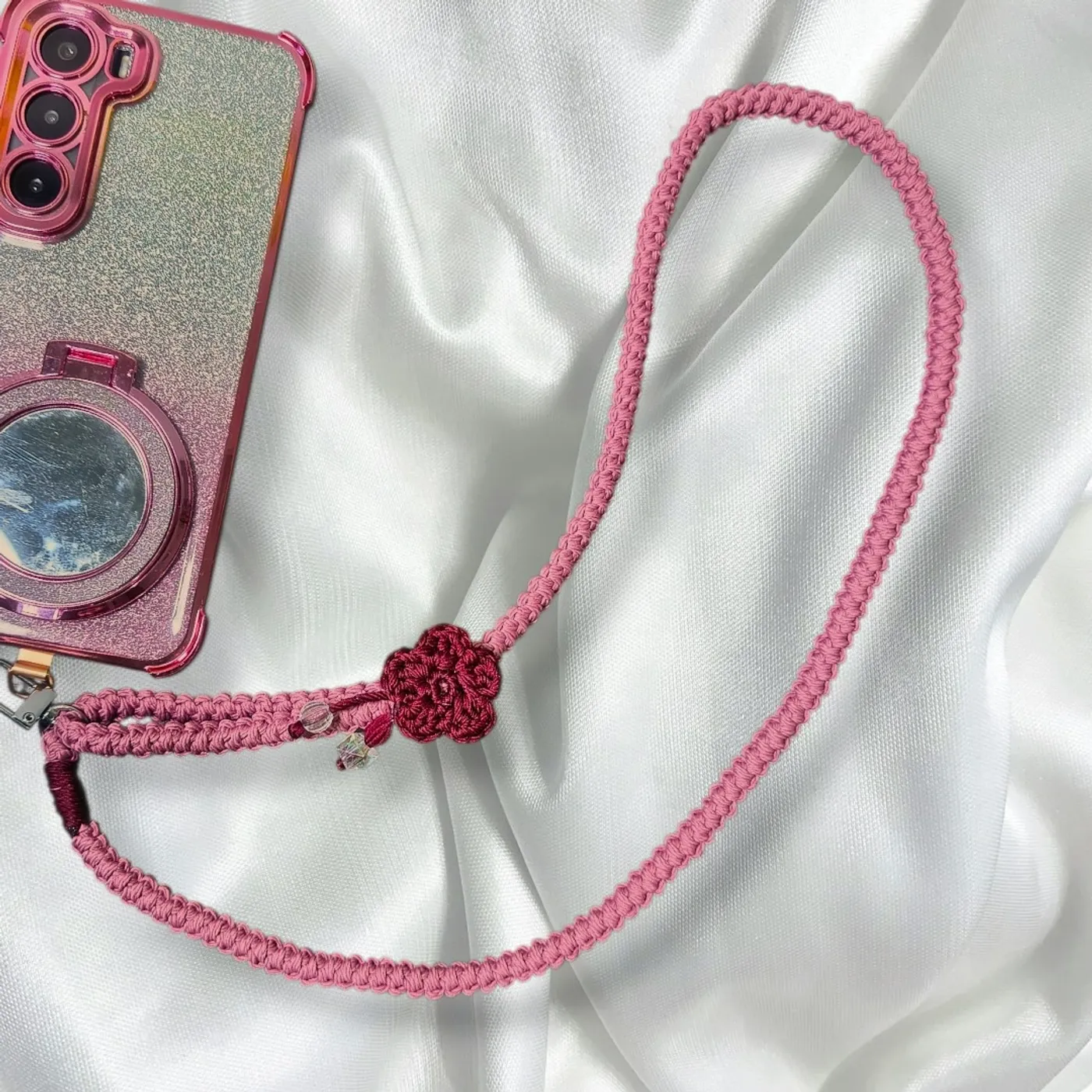 Crochet adjustable lanyard phone strap | Gantungan HP rajut — Blossom Knot — tampilan 2