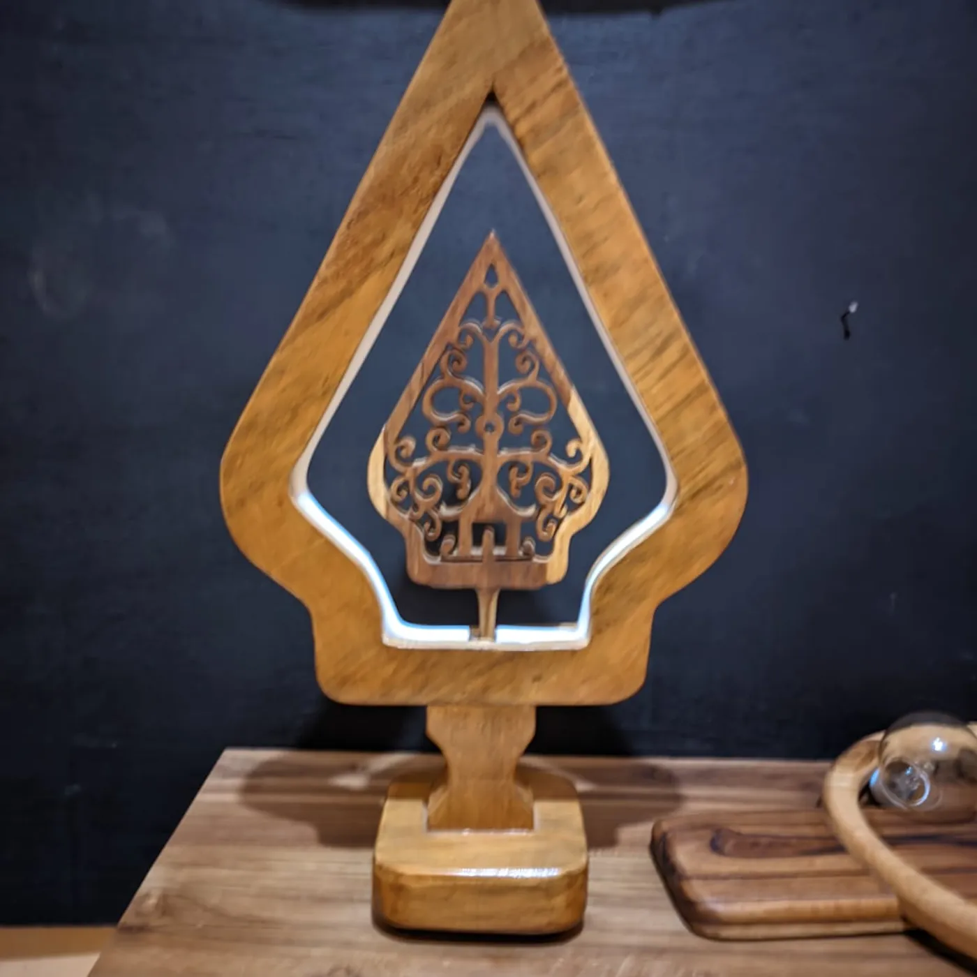 Wooden Lamp - Crito Table Lamp - Lampu Aesthetic — tampilan 2