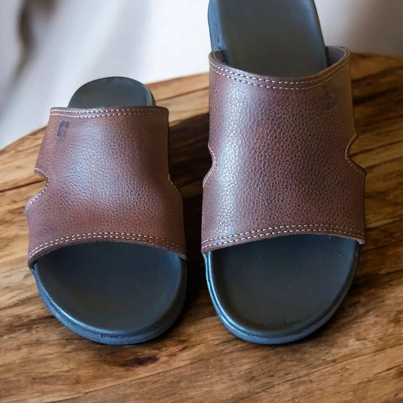 Sendal Kulit Pria KAMARO Sz 39 — tampilan 2