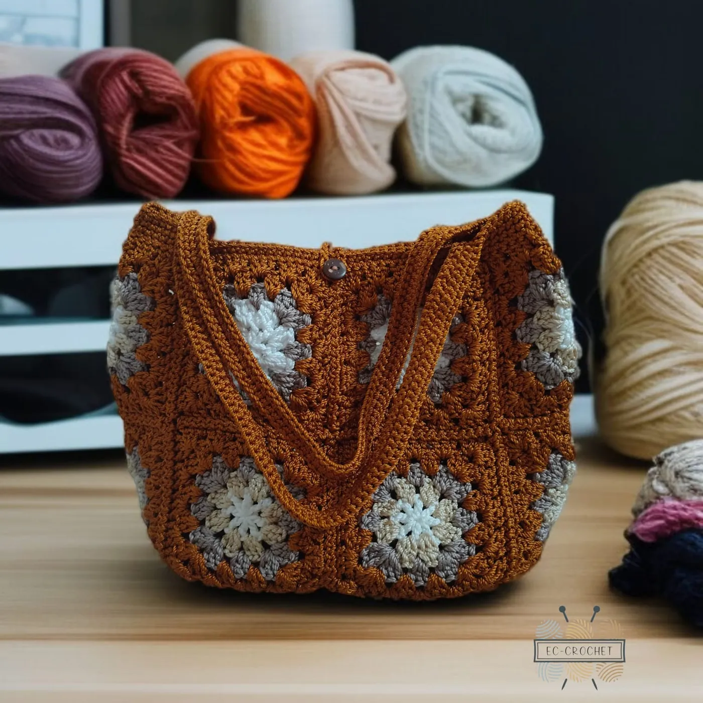 Tas Tenteng Rajut - Motif Granny Square Tembaga — tampilan 2