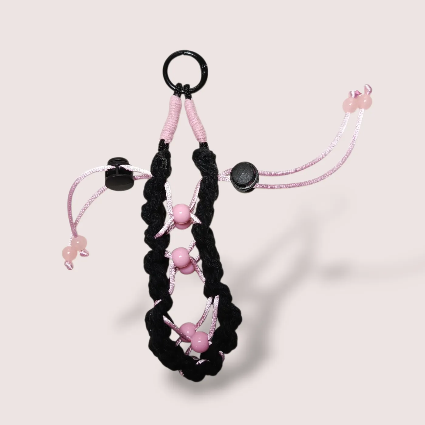 MHC Gantungan Lipstik Macrame: Holder Minyak Angin/Lipp Gaya Chic & Praktis dalam Satu Genggaman — tampilan 3
