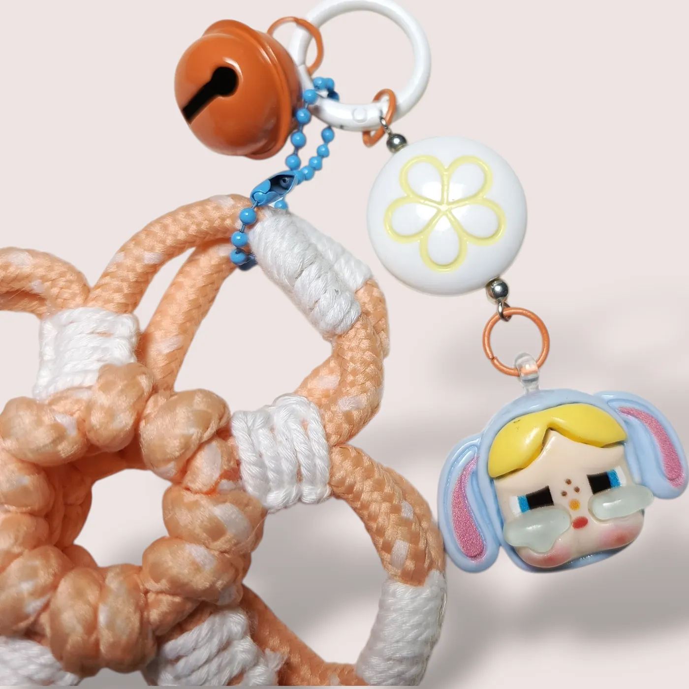MHC Holder Cushion Serbaguna Karakter Crybaby - Teman Setia Siap Sedia! — tampilan 2