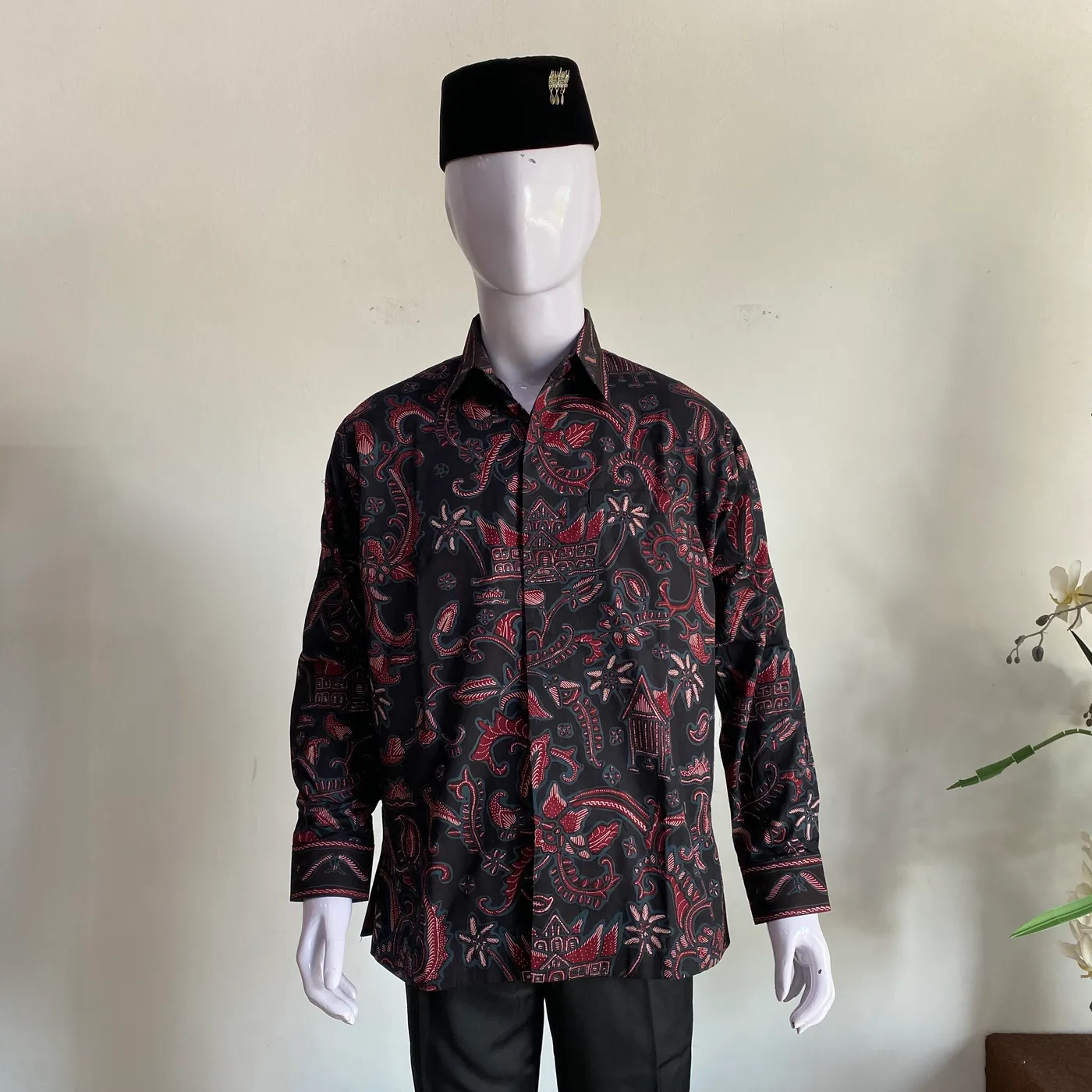 Kemeja katun tulis lengan panjang motif — tampilan 2