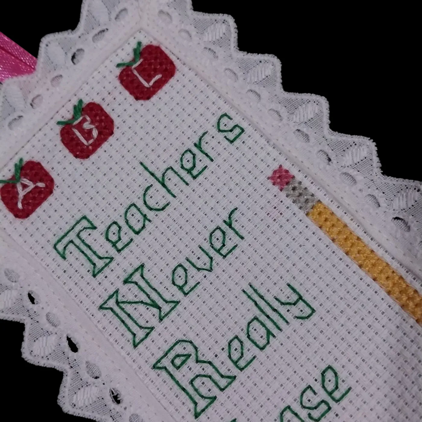 Pembatas buku abc — tampilan 5
