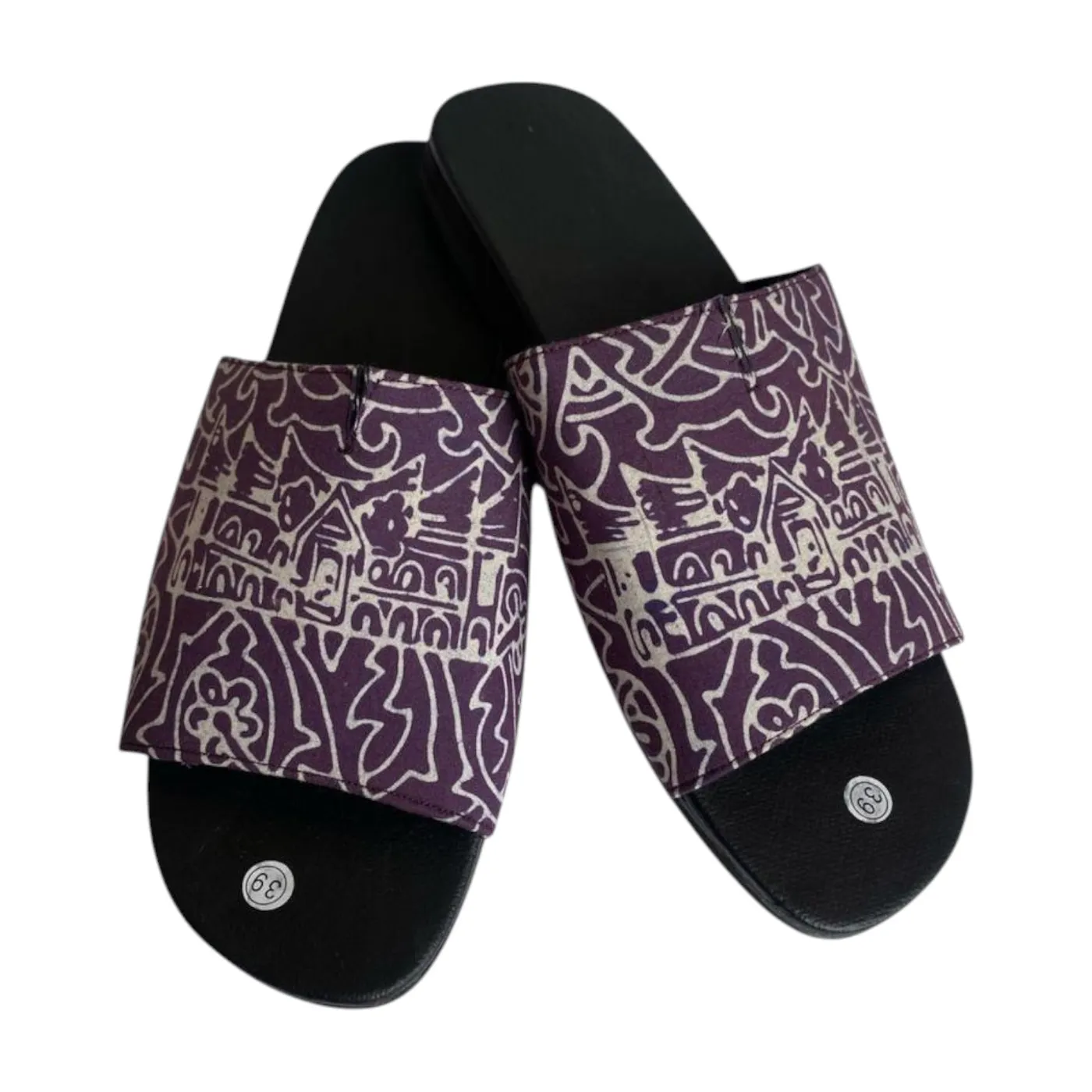 Sandal Batik Ungu Tua Motif Rumah Gadang Khas Minang — tampilan 2