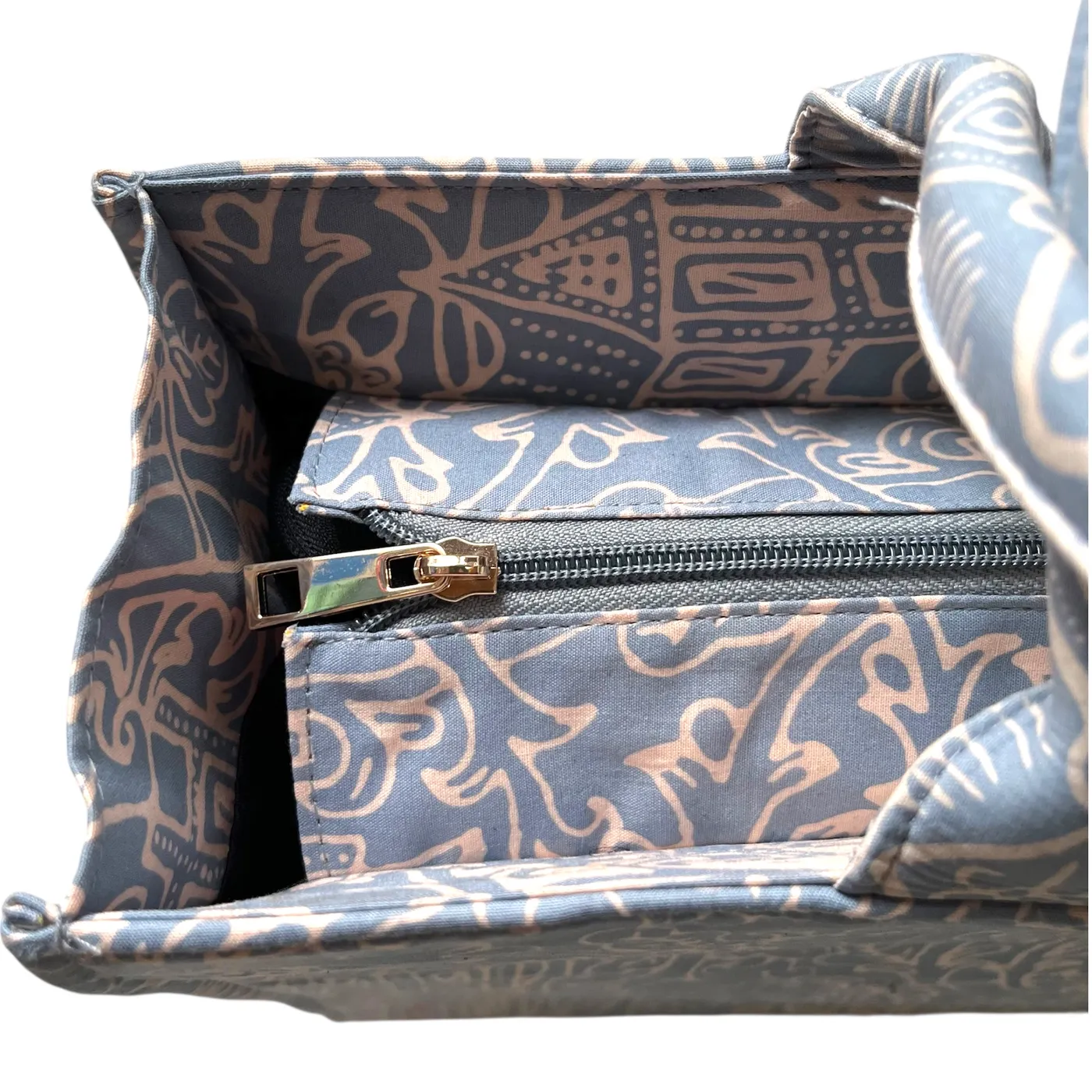 Tas Batik Khas Minang Motif Rumah Gadang (Ukuran Besar) — tampilan 4