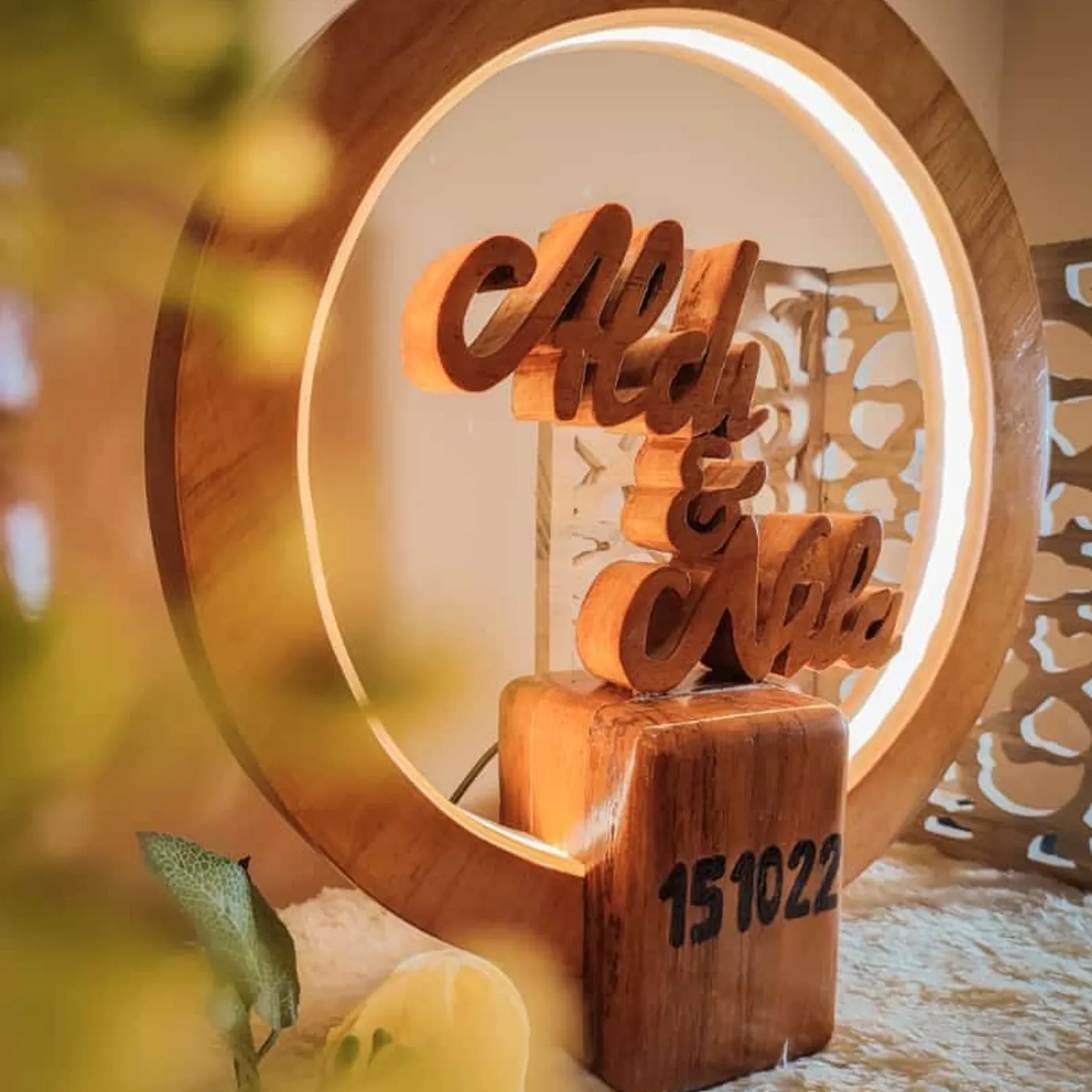 Custom Wedding Wooden Lamp - Lampu Kayu Kado Seserahan Aesthetic — tampilan 3