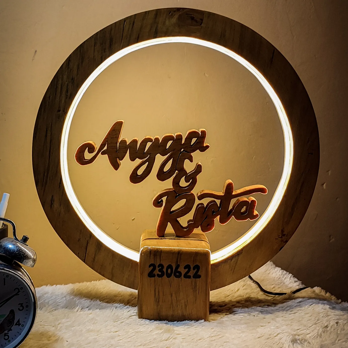 Custom Wedding Wooden Lamp - Lampu Kayu Kado Seserahan Aesthetic — tampilan 4