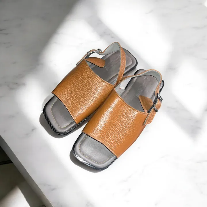 Sandal kulit asli warna tan