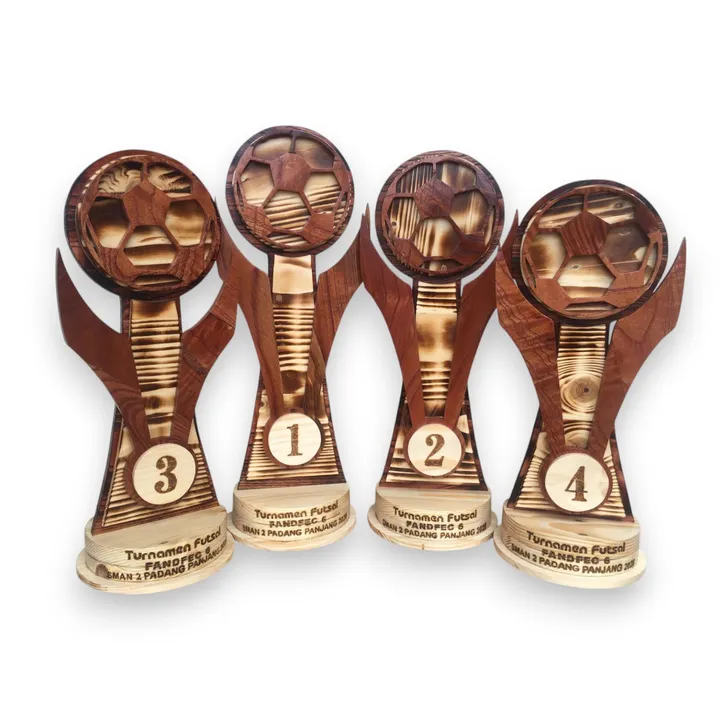 Custom Trophy Woodcraft – Trophy Eksklusif Ramah Lingkungan