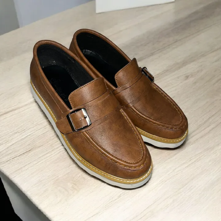 Sepatu Artikel Murfle Warna Tan