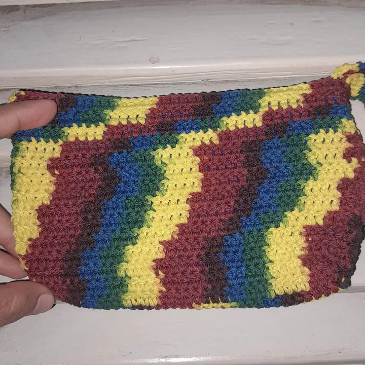 Dompet rajut gradasi