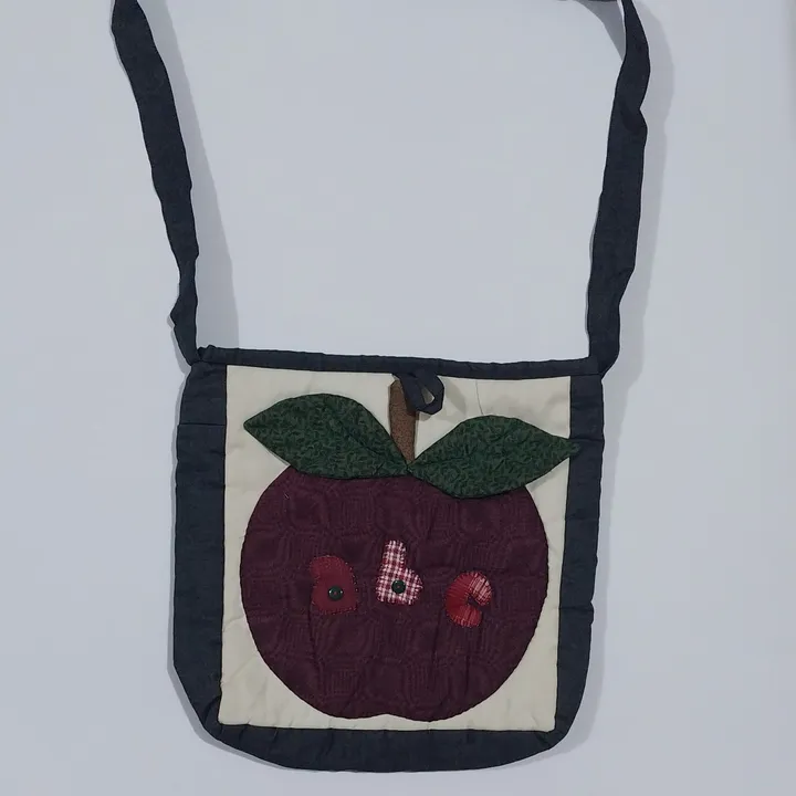 Tas selempang anak motif apel rumah