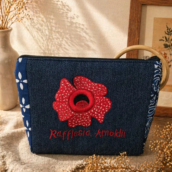 Pouch Batik Rafflesia 2