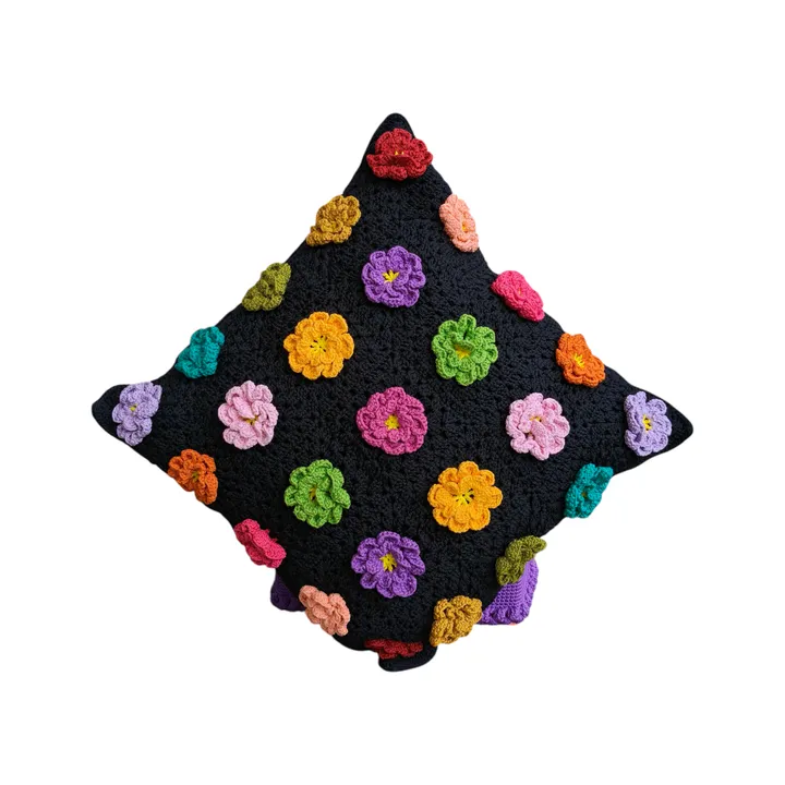 Sarung Bantal Aneka Warna Bunga Timbul