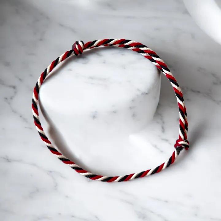 Gelang Tali Tridatu Khas Bali