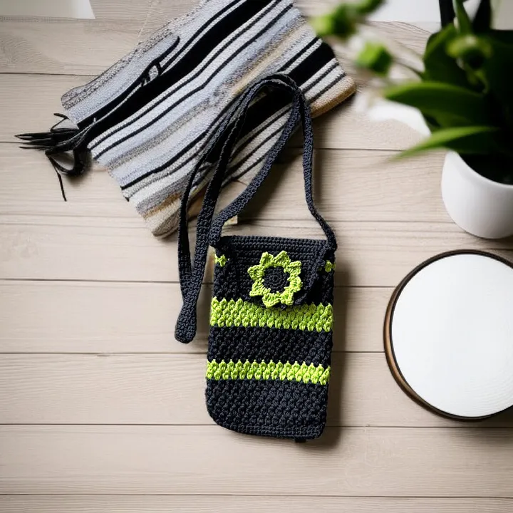 Tas Rajut Selempang mini Hitam & Hijau