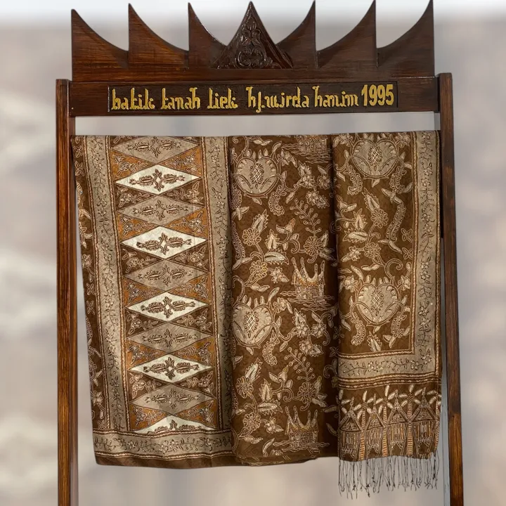 Sarimbit tenun tulis alami