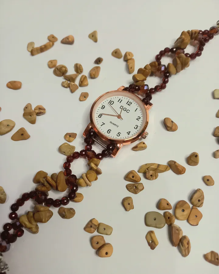 Jam tangan manik manik
