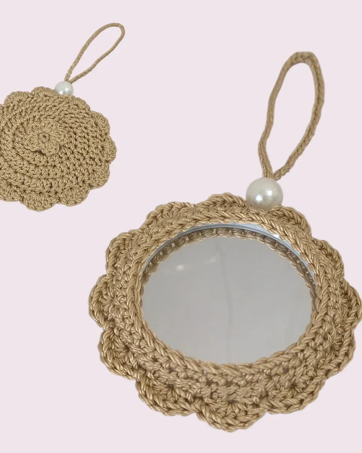 Crochet Mirror Bag Charm | Gantungan cermin rajut — Bloomee