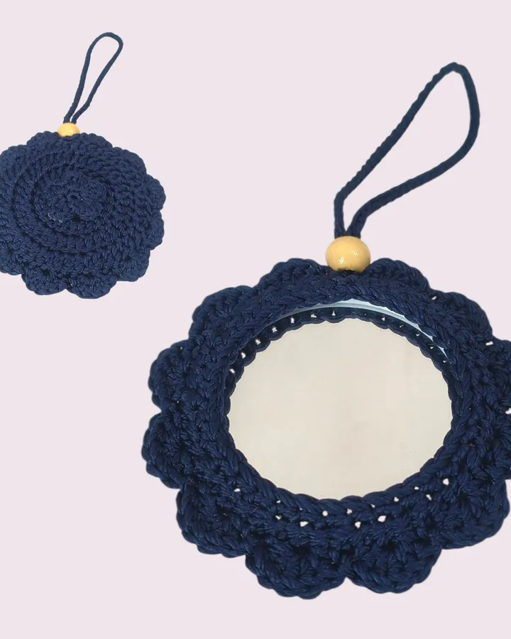 Crochet Mirror Bag Charm | Gantungan cermin rajut — Bloomee