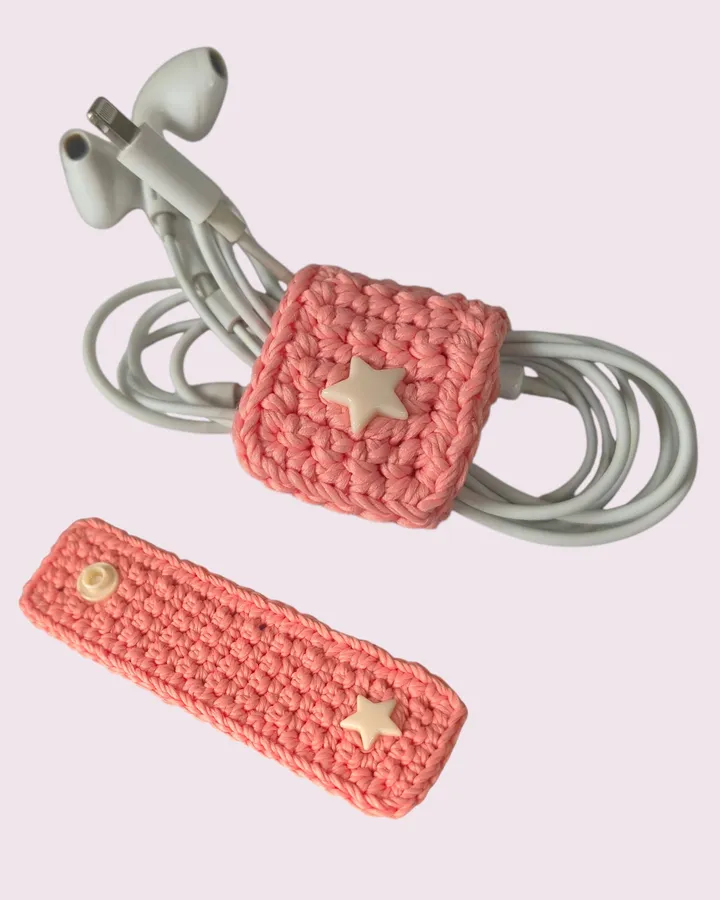 Crochet cable holder | Klip kabel rajut — Earphone buddy