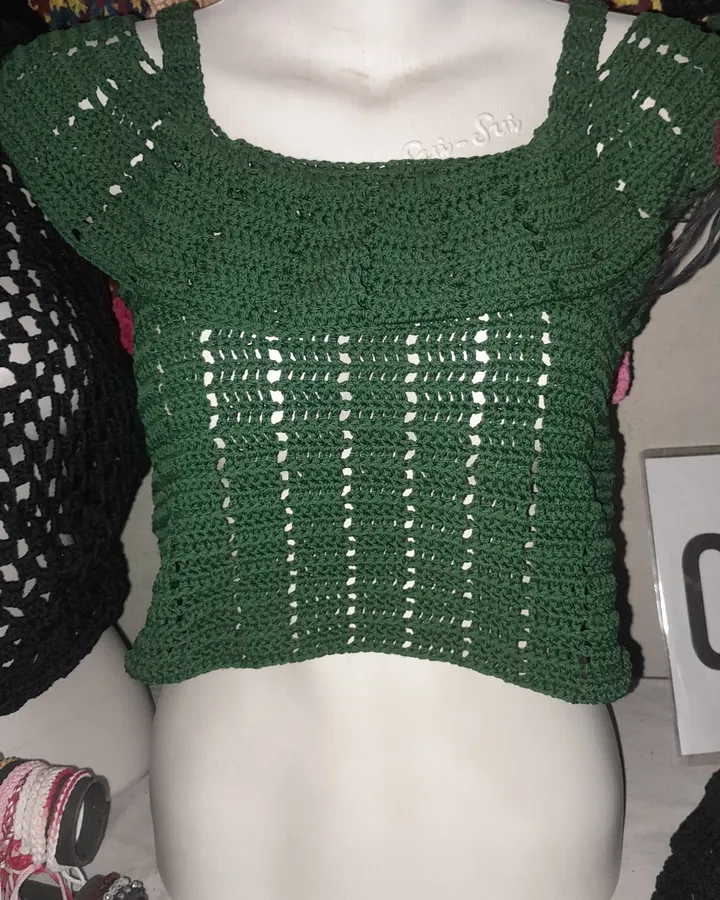 Baju rajutan hijau