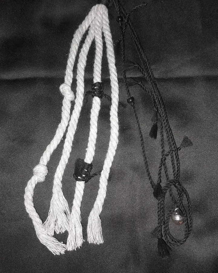 Ganci macrame abu hitam kring-kring