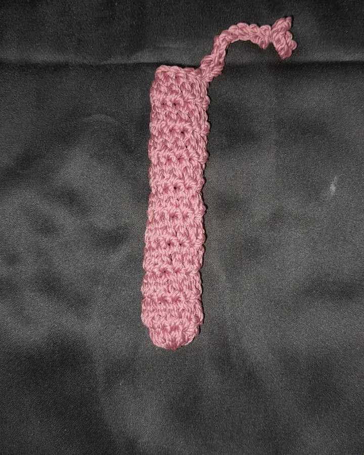 Tempat lipstik rajut