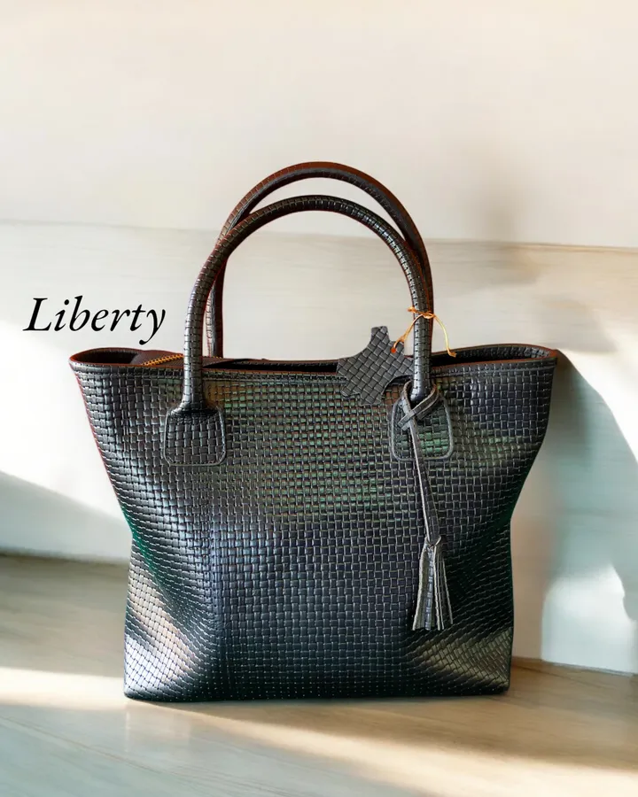 Tas embos motif anyaman