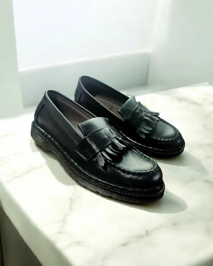 Loafers Docmart kulit asli