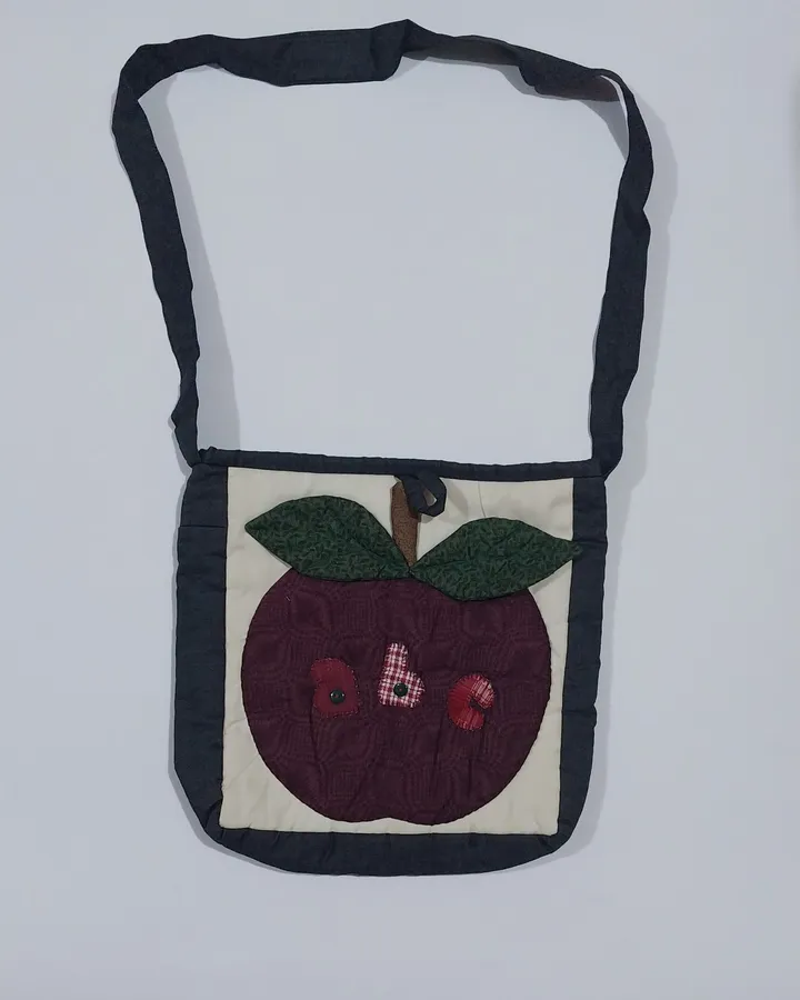 Tas selempang anak motif apel rumah