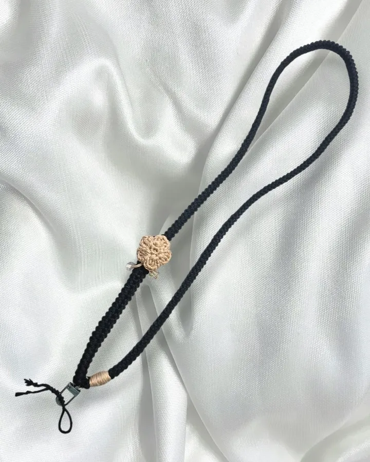 Crochet adjustable lanyard phone strap | Gantungan HP rajut — Blossom Knot