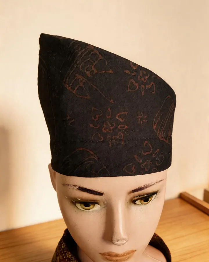 Ikat Kepala Coklat