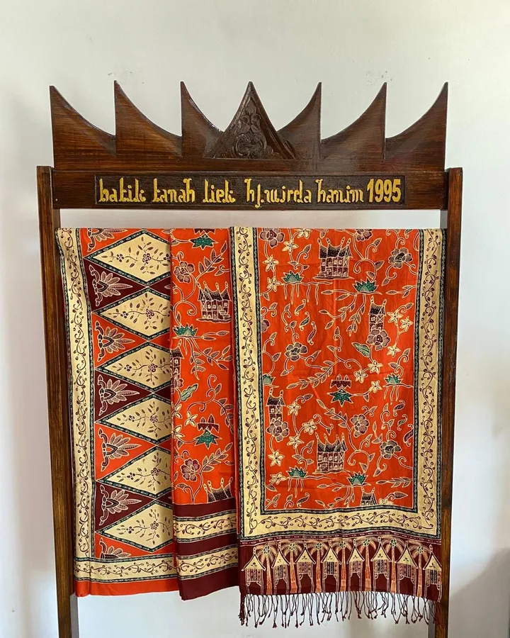 Sarimbit katun tulis sintestis