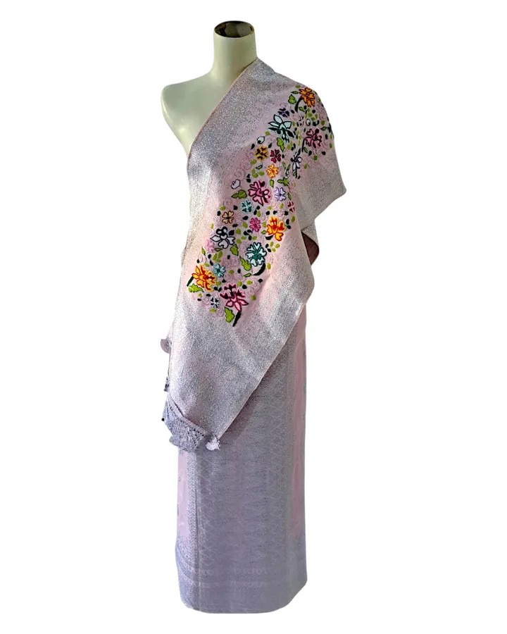 Songket dan Selendang Kristal Tabur Kepala Peniti Pandai Sikek