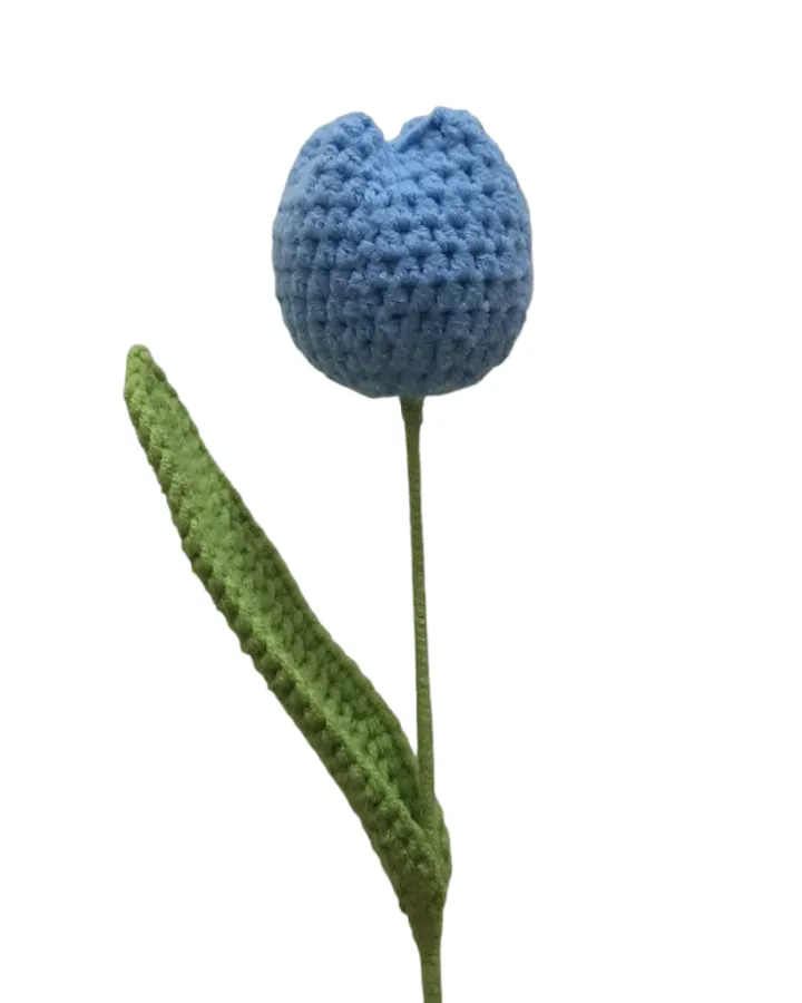 Bunga Tulip Biru Rajut