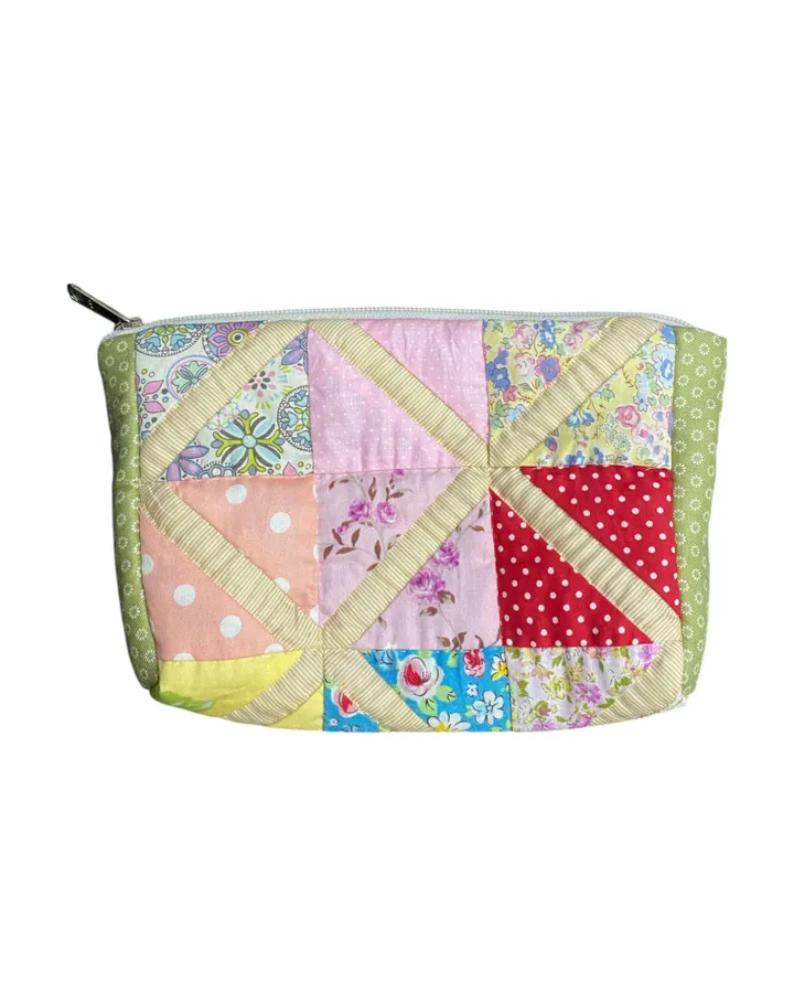 Pouch patchwork triangle