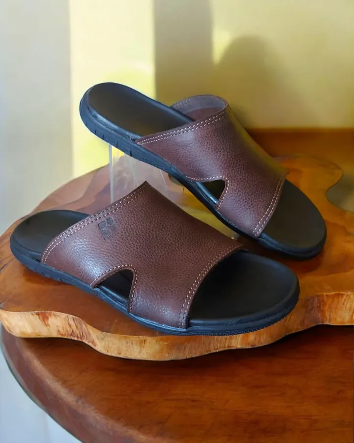 Sendal Kulit Pria KAMARO Sz 39